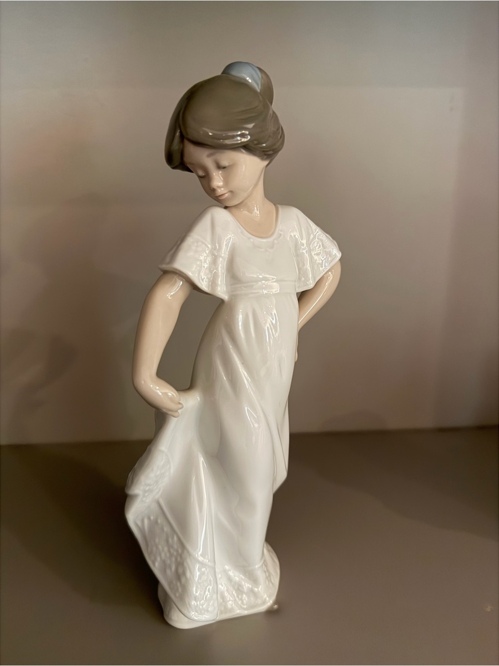 NAO by Lladro Girl Figurine in White and Beige - Decorative Home Accent